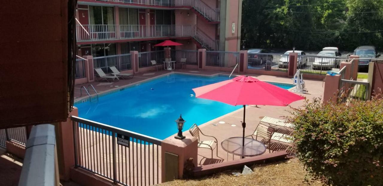 Budgetel Inn And Suites Birmingham Exterior foto