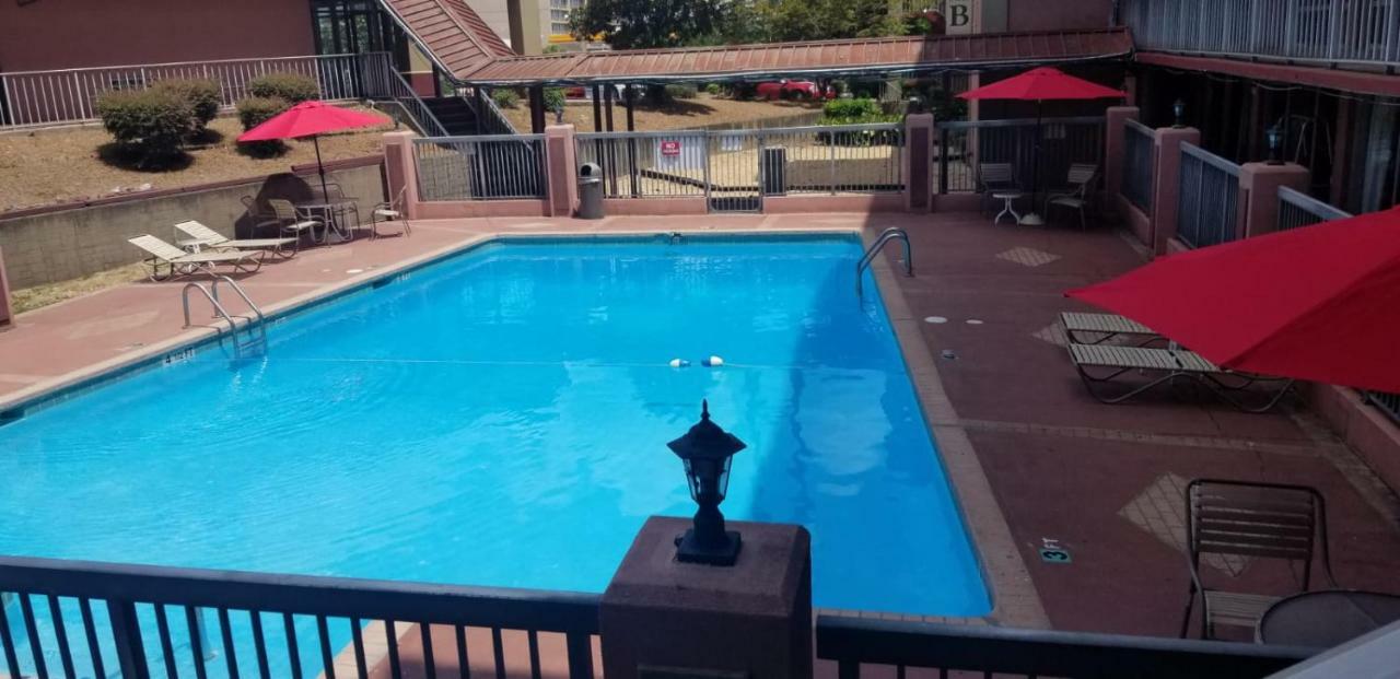 Budgetel Inn And Suites Birmingham Exterior foto